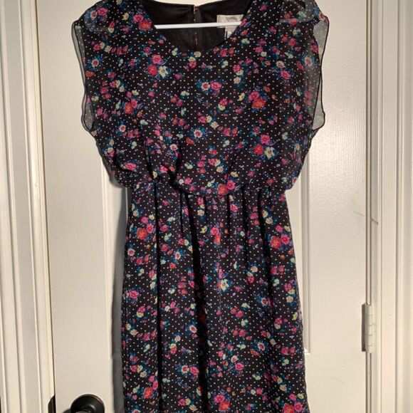 Sweet Storm Floral Dress - Picture 1 of 8